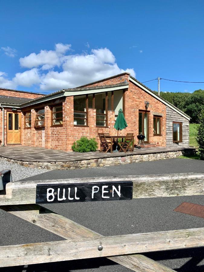 Villa The Old Bull Pen à Abergavenny Extérieur photo